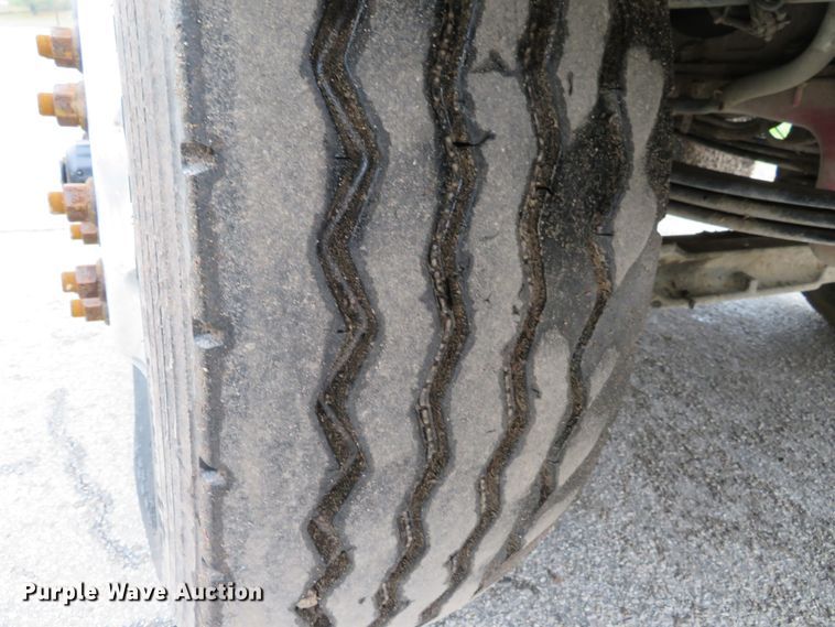 image for item DI3807 2009 Kenworth T800  semi truck