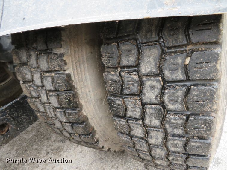 image for item DI3807 2009 Kenworth T800  semi truck