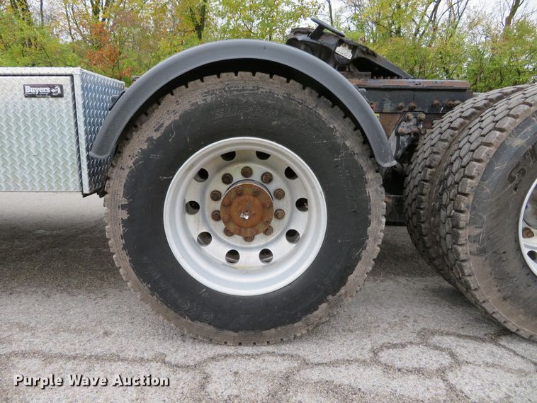 image for item DI3807 2009 Kenworth T800  semi truck