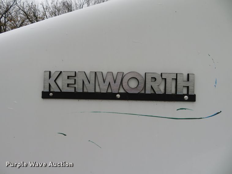 image for item DI3807 2009 Kenworth T800  semi truck