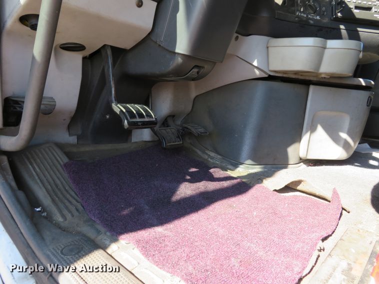 image for item DI3826 2005 Volvo VN  semi truck