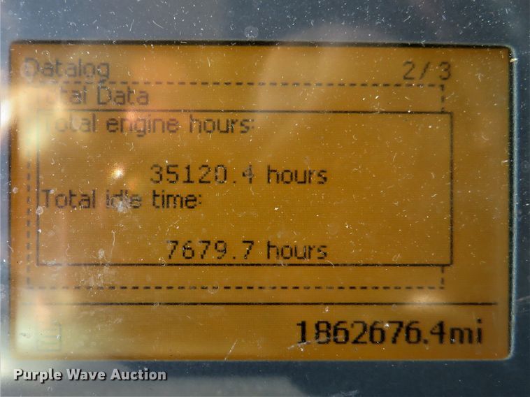 image for item DI3826 2005 Volvo VN  semi truck