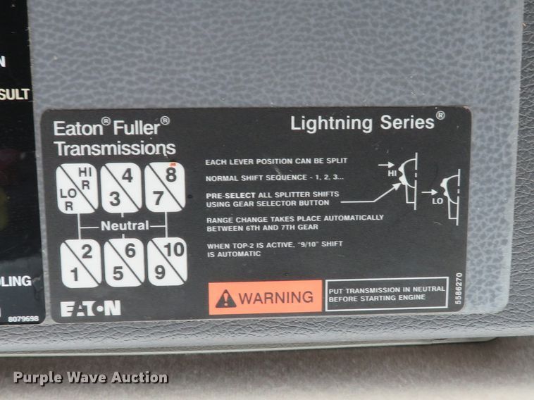 image for item DI3826 2005 Volvo VN  semi truck