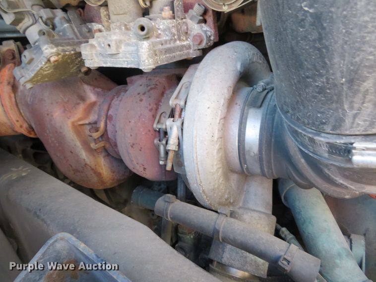 image for item DI3826 2005 Volvo VN  semi truck