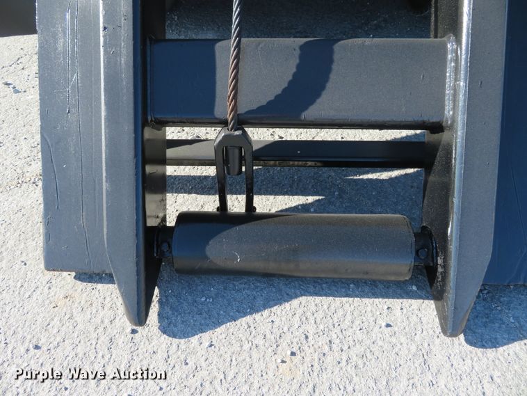 image for item DI3853 2005 International 7400  roll-off container truck