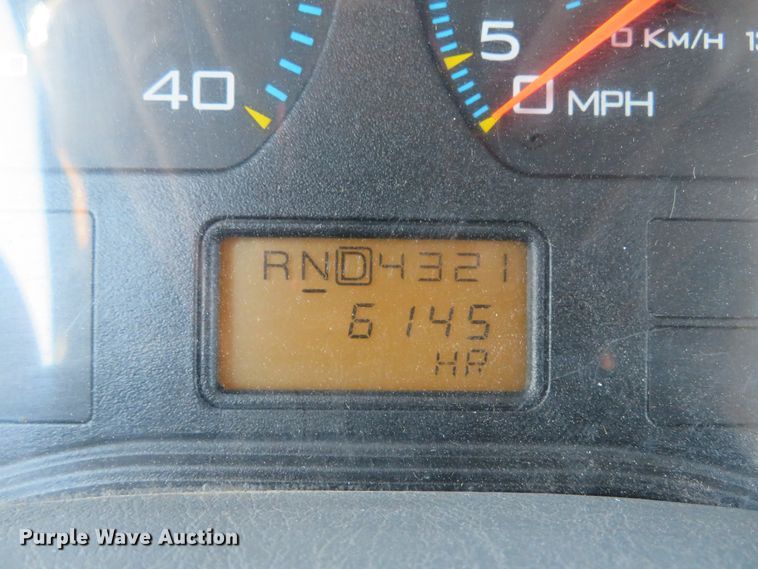 image for item DI3853 2005 International 7400  roll-off container truck