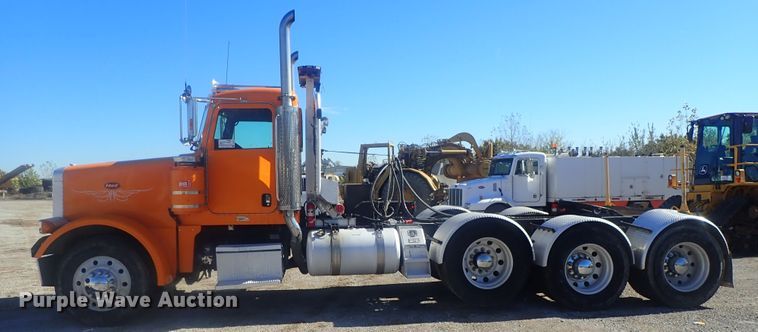 image for item DI7291 2006 Peterbilt 357  semi truck