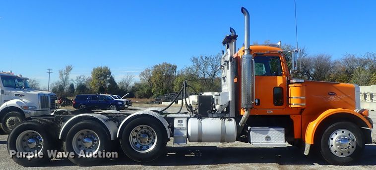 image for item DI7291 2006 Peterbilt 357  semi truck