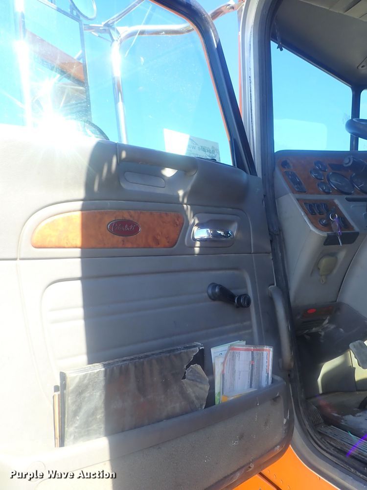 image for item DI7291 2006 Peterbilt 357  semi truck