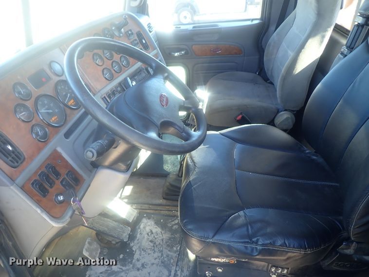 image for item DI7291 2006 Peterbilt 357  semi truck