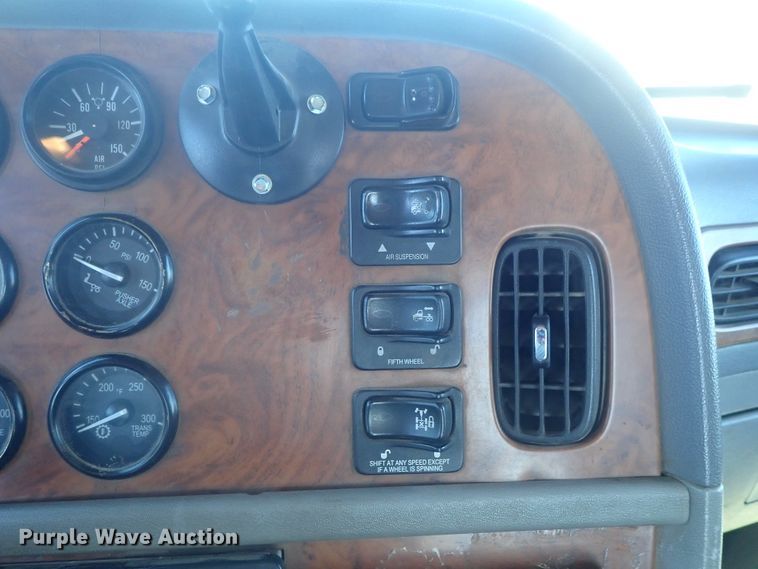 image for item DI7291 2006 Peterbilt 357  semi truck