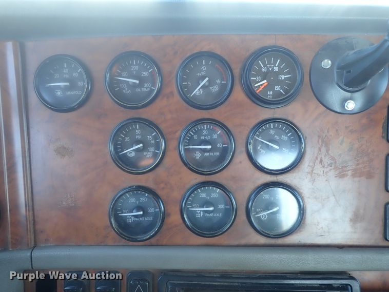 image for item DI7291 2006 Peterbilt 357  semi truck