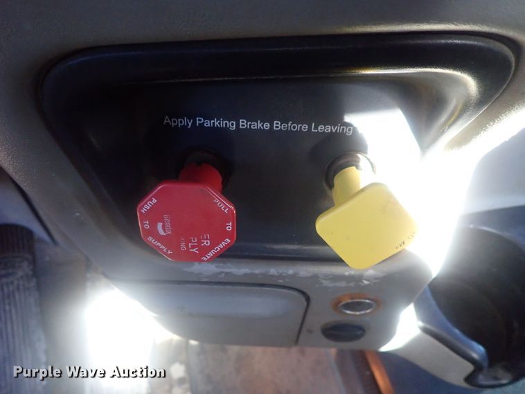 image for item DI7291 2006 Peterbilt 357  semi truck