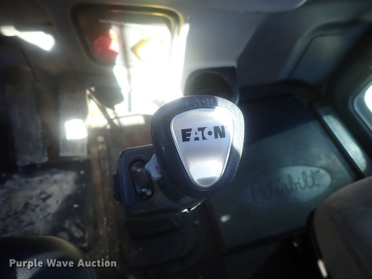 image for item DI7291 2006 Peterbilt 357  semi truck