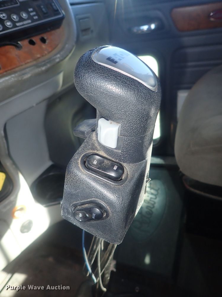 image for item DI7291 2006 Peterbilt 357  semi truck