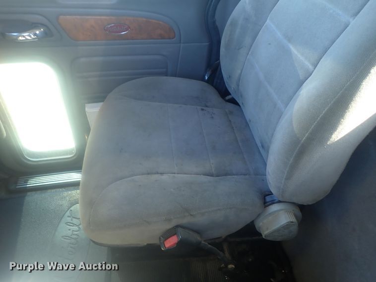 image for item DI7291 2006 Peterbilt 357  semi truck