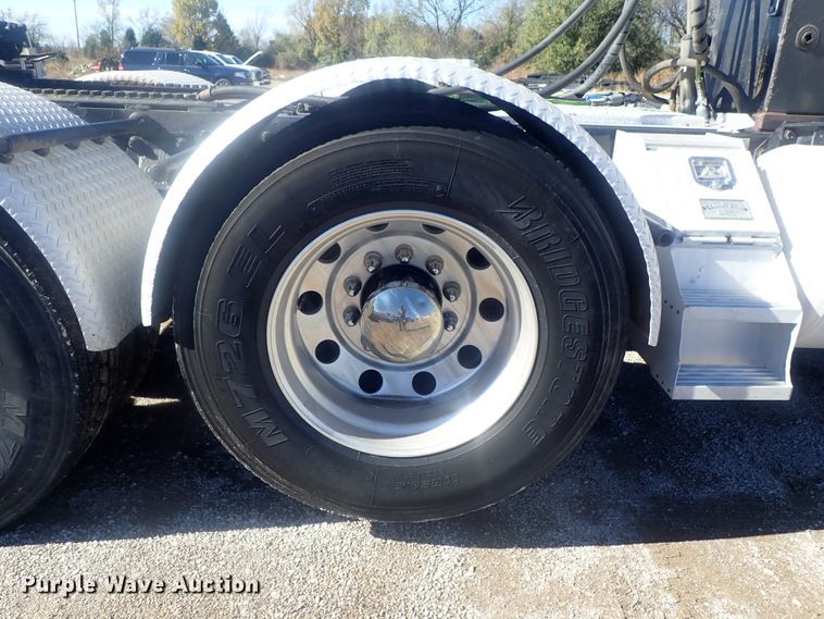 image for item DI7291 2006 Peterbilt 357  semi truck