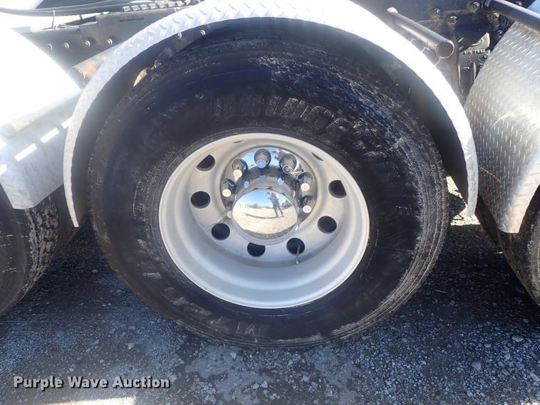 image for item DI7291 2006 Peterbilt 357  semi truck