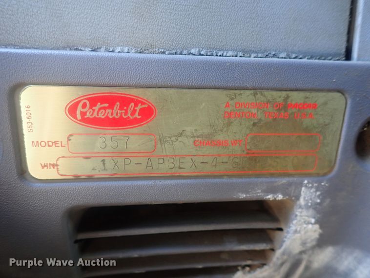 image for item DI7291 2006 Peterbilt 357  semi truck