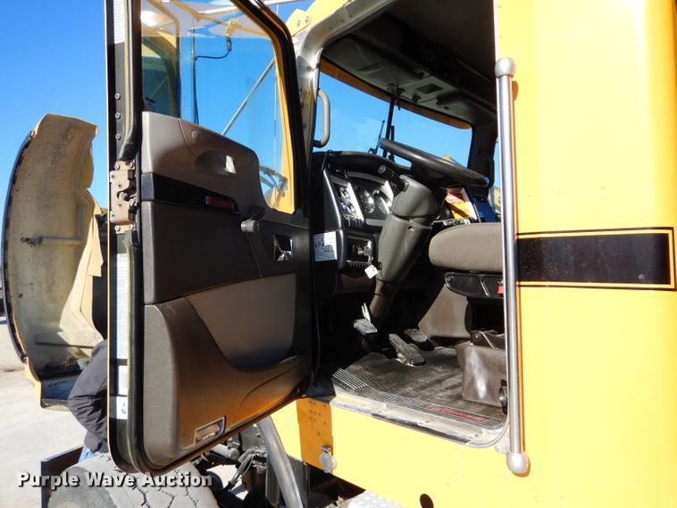 image for item DI8360 2007 Kenworth T800  dump truck