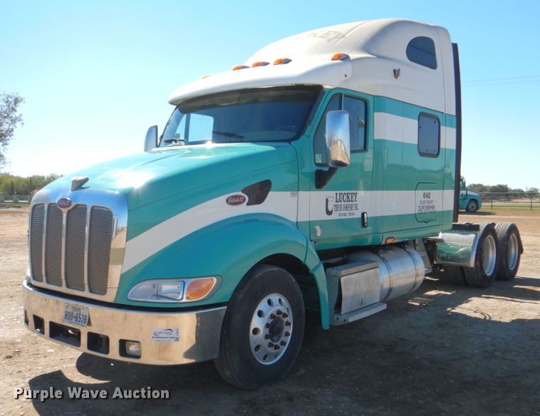 image for item DJ0753 2010 Peterbilt 387  semi truck