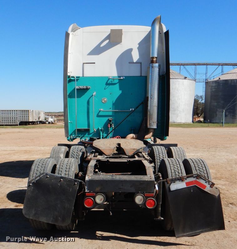 image for item DJ0753 2010 Peterbilt 387  semi truck