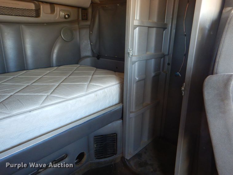 image for item DJ0753 2010 Peterbilt 387  semi truck