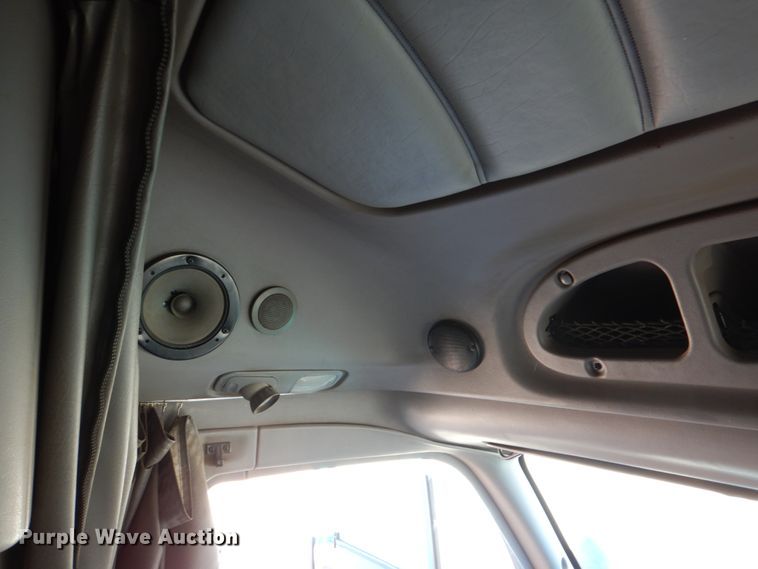 image for item DJ0753 2010 Peterbilt 387  semi truck