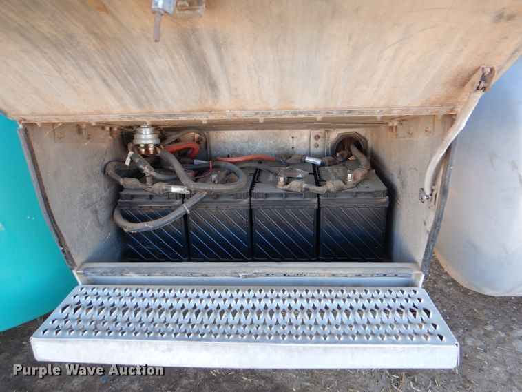 image for item DJ0753 2010 Peterbilt 387  semi truck