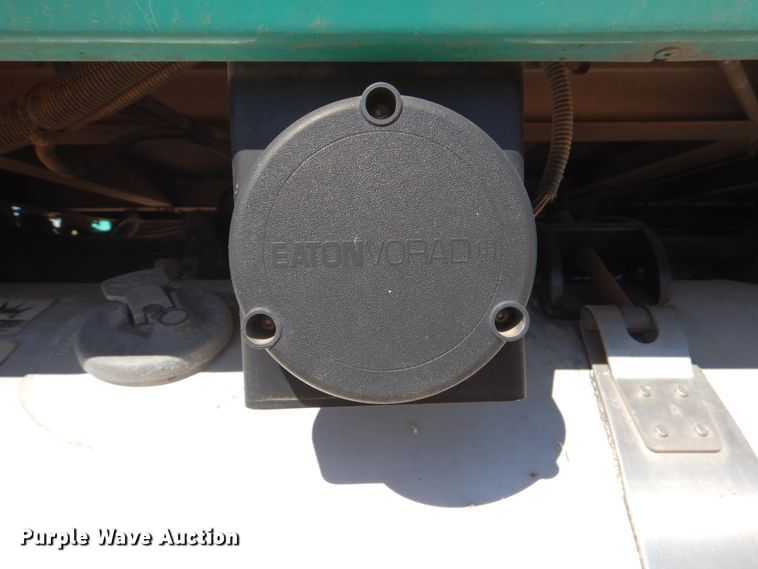 image for item DJ0753 2010 Peterbilt 387  semi truck