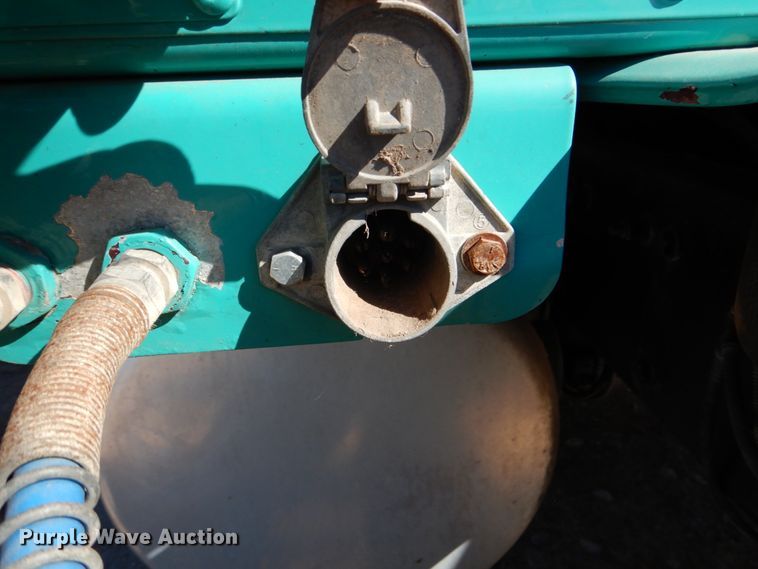 image for item DJ0753 2010 Peterbilt 387  semi truck