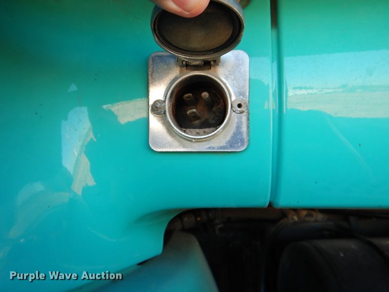 image for item DJ0753 2010 Peterbilt 387  semi truck