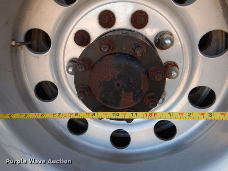 image for item DJ0753 2010 Peterbilt 387  semi truck