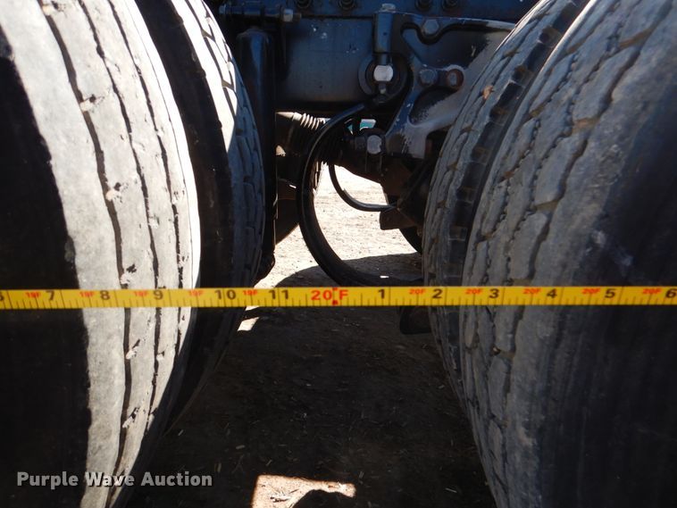 image for item DJ0753 2010 Peterbilt 387  semi truck