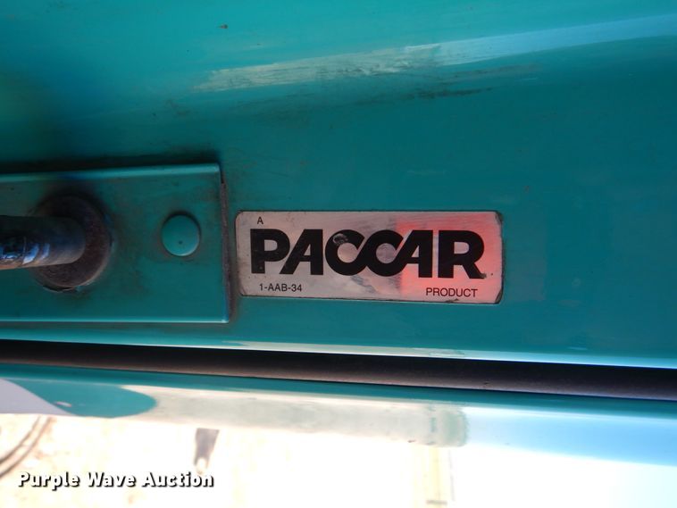 image for item DJ0753 2010 Peterbilt 387  semi truck