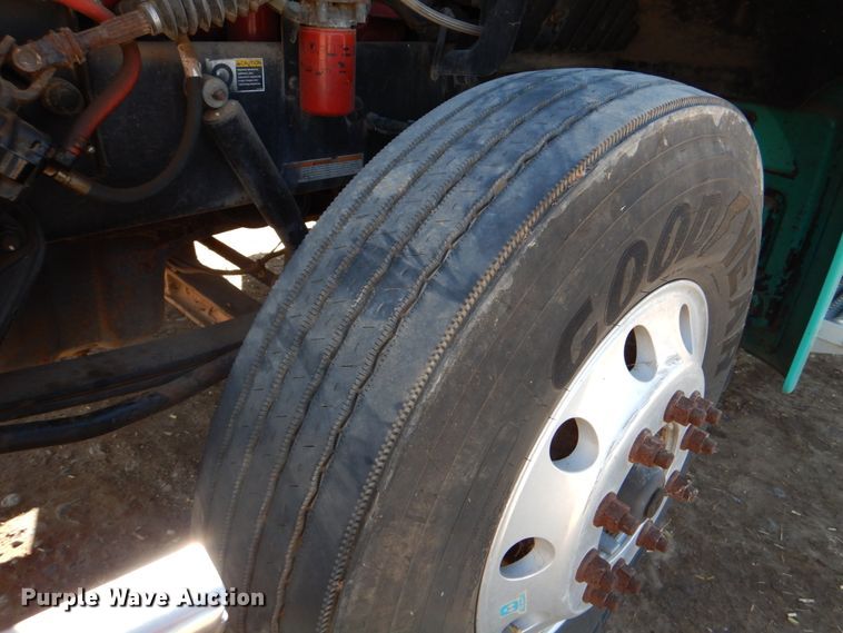 image for item DJ0753 2010 Peterbilt 387  semi truck