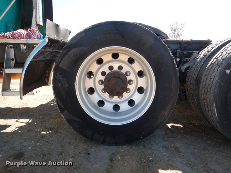 image for item DJ0753 2010 Peterbilt 387  semi truck