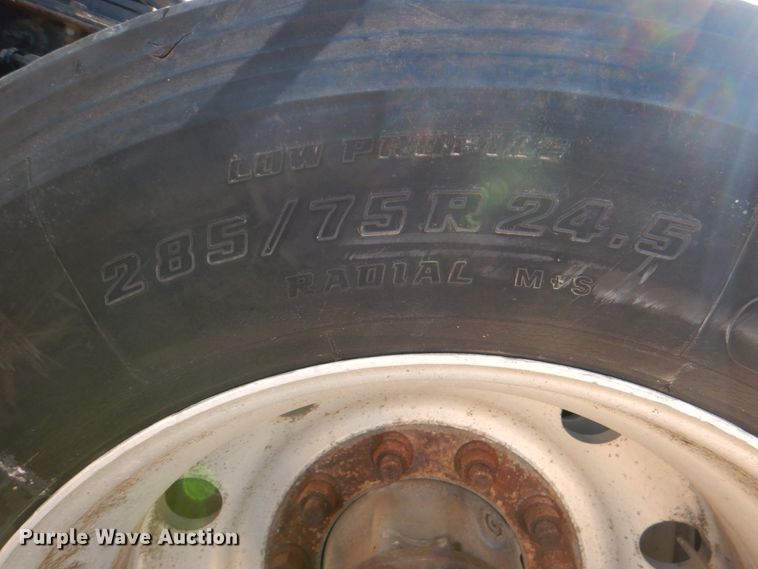 image for item DJ0753 2010 Peterbilt 387  semi truck