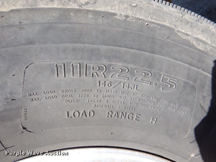 image for item DJ0753 2010 Peterbilt 387  semi truck