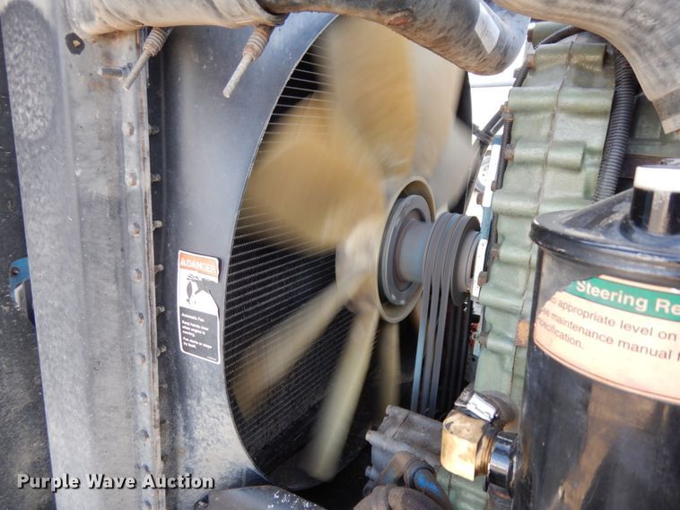 image for item DJ5817 2000 Freightliner FLD120 Classic XL  semi truck