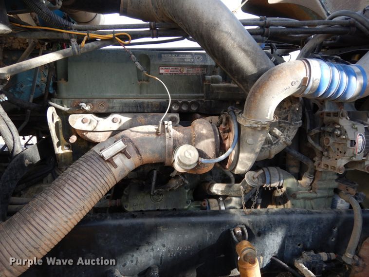 image for item DJ5817 2000 Freightliner FLD120 Classic XL  semi truck