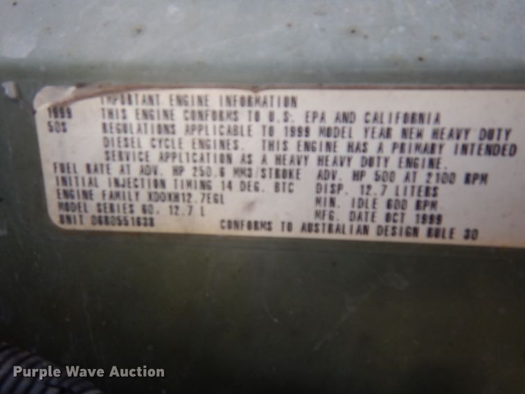 image for item DJ5817 2000 Freightliner FLD120 Classic XL  semi truck