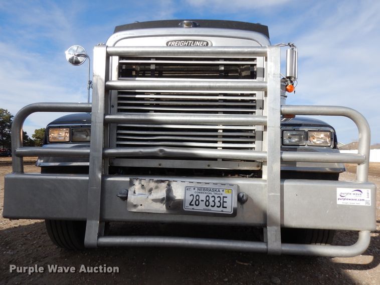 image for item DJ5817 2000 Freightliner FLD120 Classic XL  semi truck