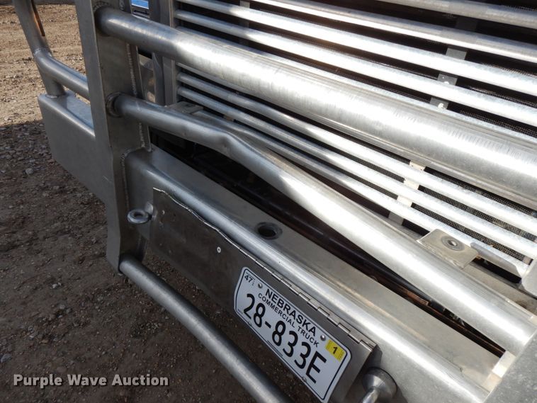 image for item DJ5817 2000 Freightliner FLD120 Classic XL  semi truck