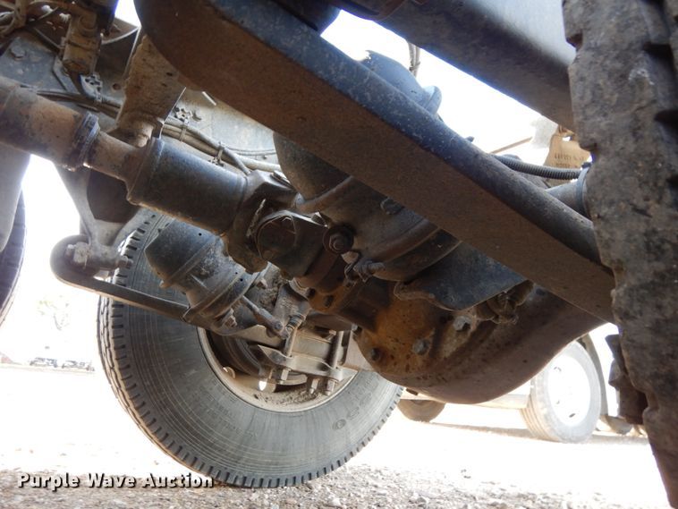 image for item DJ5817 2000 Freightliner FLD120 Classic XL  semi truck