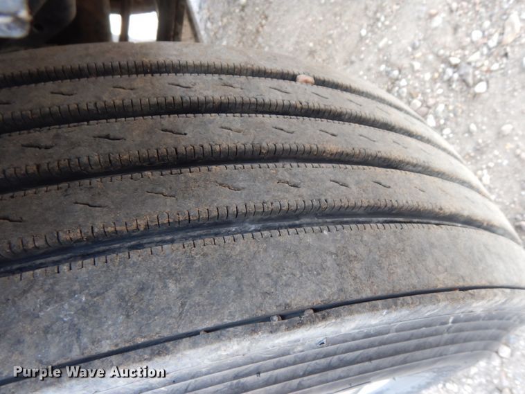 image for item DJ5817 2000 Freightliner FLD120 Classic XL  semi truck