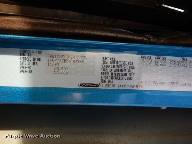 image for item DJ5817 2000 Freightliner FLD120 Classic XL  semi truck