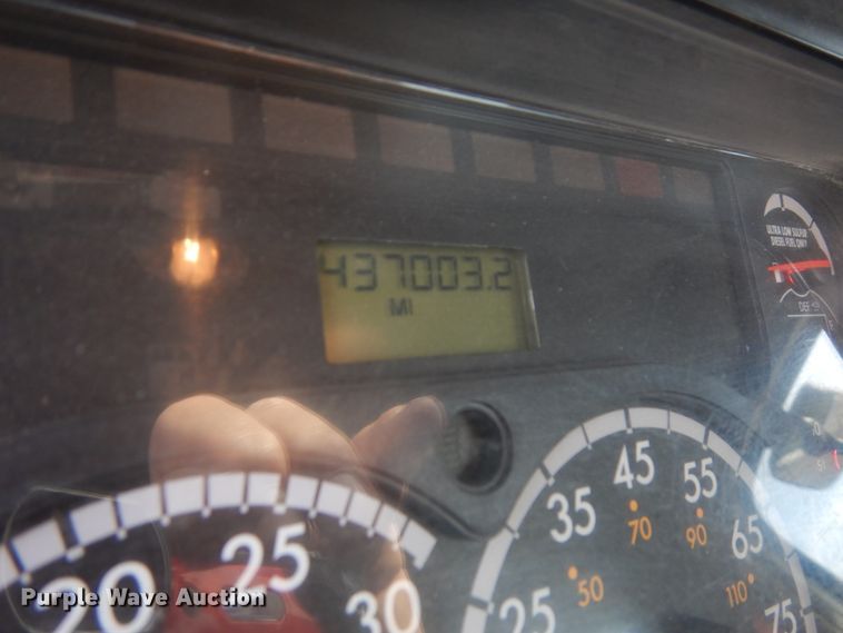 image for item DJ5818 2012 Freightliner Cascadia 125  semi truck