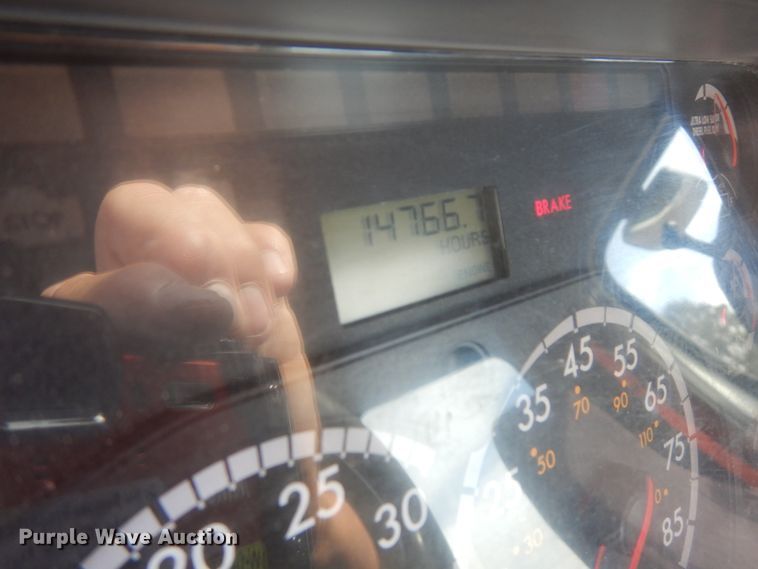 image for item DJ5818 2012 Freightliner Cascadia 125  semi truck