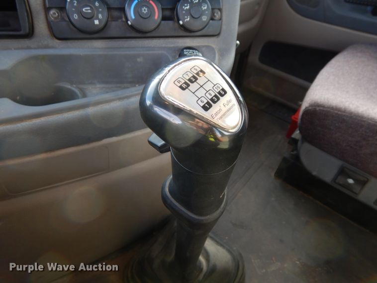 image for item DJ5818 2012 Freightliner Cascadia 125  semi truck